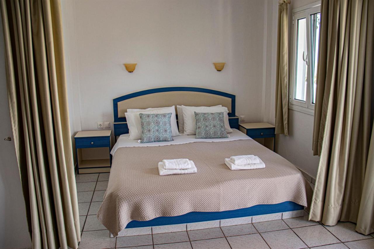 Castri Village Hotel ปาเลกาสตรอน ภายนอก รูปภาพ