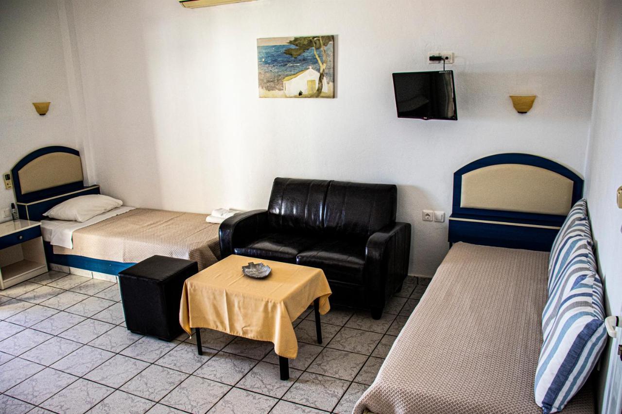 Castri Village Hotel ปาเลกาสตรอน ภายนอก รูปภาพ