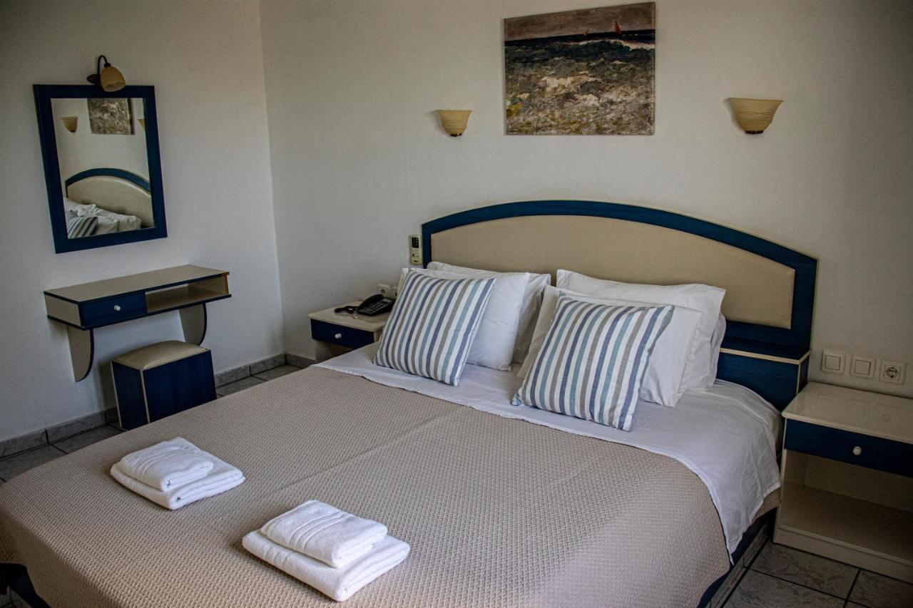 Castri Village Hotel ปาเลกาสตรอน ภายนอก รูปภาพ